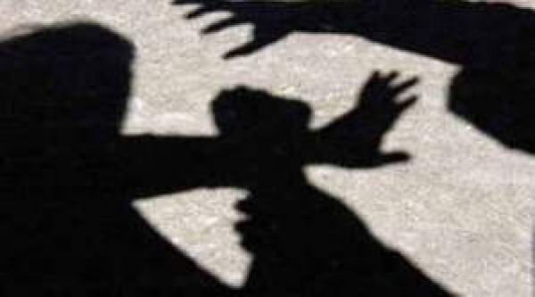 कर्नाटक में शिक्षक ने बच्चों के कपड़े उतारकर की पिटाई, हुआ गिरफ्तार