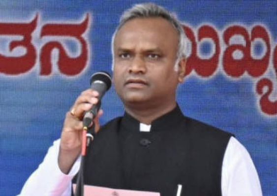 देश भगवद गीता, कुरान, बाइबिल के अनुसार नहीं, संविधान से चल रहा है: प्रियांक खडगे