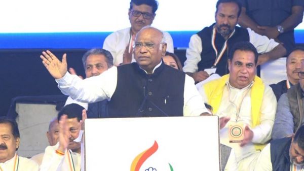 कांग्रेस अपना इतिहास बताने की मुहिम क्यों चला रही है?