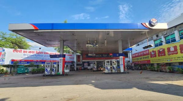 लोकसभा चुनाव से पहले सरकार पेट्रोल व डीजल की कीमतों में कर सकती है कटौती