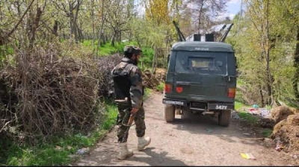 जम्मू-कश्मीर के शोपियां में सुरक्षाबलों ने ढेर किया एक आतंकी