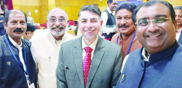रद्द यात्री ट्रेनों पर दपूमरे से चर्चा  में जग्गी द्वारा चेम्बर का प्रतिनिधित्व