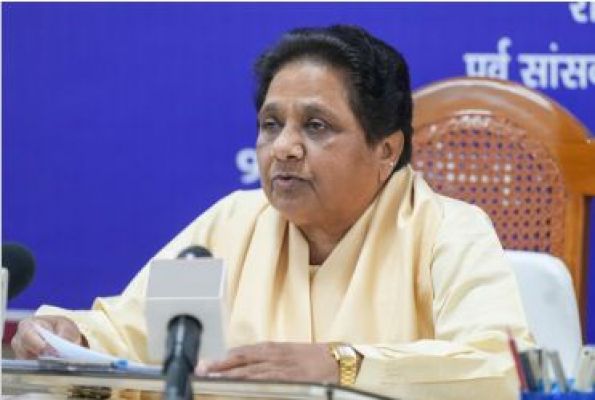 मायावती ने जताई खतरे की आशंका, उठाई नए कार्यालय की मांग