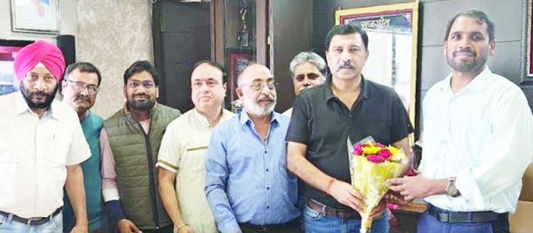 चेम्बर का रायपुर निगम आयुक्त को बाजारों  में मूलभूत सुविधाएं प्रदान करने का आग्रह