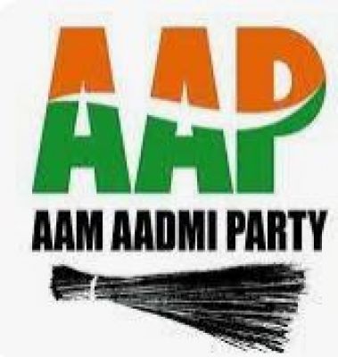 केंद्र सरकार दिल्ली की सभी झुग्गियों को ध्वस्त करना चाहती है : आम आदमी पार्टी