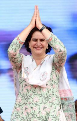 प्रियंका गांधी के कर्नाटक, तेलंगाना से लोकसभा चुनाव लड़ने की संभावना