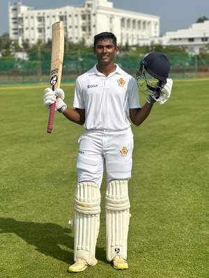 कूच बिहार ट्रॉफी : प्रखर चतुर्वेदी ने फाइनल में ठोके 400 रन, युवी का 25 साल पुराना रिकॉर्ड तोड़ा