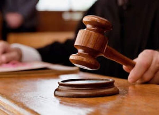 यूके में भारतीय मूल की सर्जन को 135,000 पाउंड का हर्जाना देने का आदेश