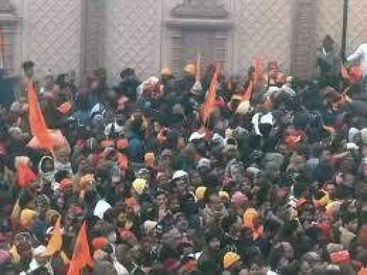 अयोध्या: आम लोगों के लिए राम मंदिर खुलते ही उमड़े श्रद्धालू