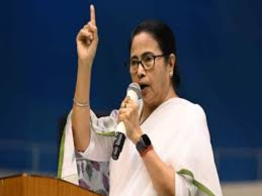 बंगाल में सीटों के बंटवारे पर कांग्रेस में किसी से बात नहीं की है : ममता बनर्जी