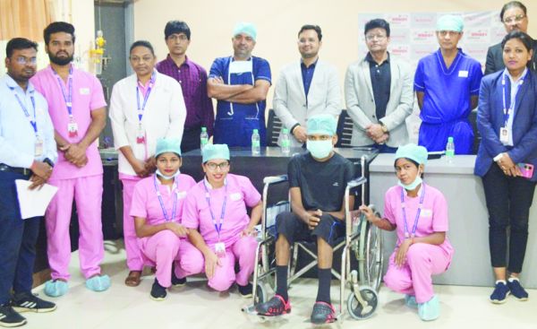 23 वर्षीय तुषार को मां से मिली किडनी और रायपुर के श्री मेडिशाईन हॉस्पिटल से नया जीवन