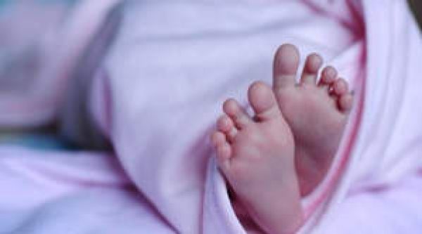 दंपत्ति ने नवजात बच्ची को छोड़कर लखनऊ के अस्पताल से भागने का प्रयास किया