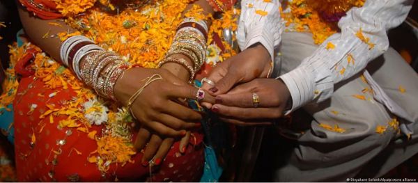 अंतर-धार्मिक विवाह करने वालों की बढ़ती परेशानी