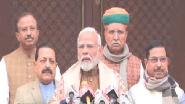 आदतन हुड़दंग और लोकतांत्रिक मूल्यों का चीरहरण करने वाले सांसद आखिरी सत्र में चिंतन करें : पीएम मोदी