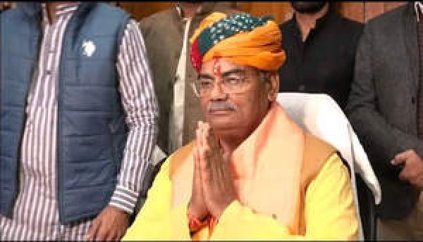 अकबर महान नहीं था: राजस्थान के शिक्षा मंत्री