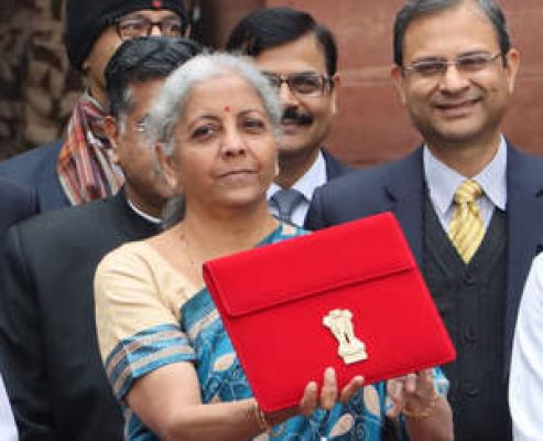 संसद भवन पहुंची वित्त मंत्री निर्मला सीतारमण, कैबिनेट में मुहर लगने के बाद संसद में पेश करेंगी अंतरिम बजट