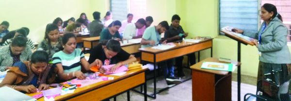 मैट्स स्कूल ऑफ लाइब्रेरी साइंस ने किया आर्ट्स एण्ड क्राफ्ट््स फॉर बैटर लाइब्रेरी सफल आयोजन 