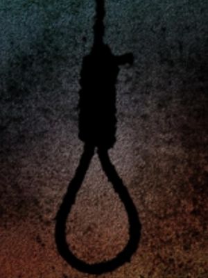 यूपी के बदायूं में फंदे से लटकता मिला महिला जज का शव