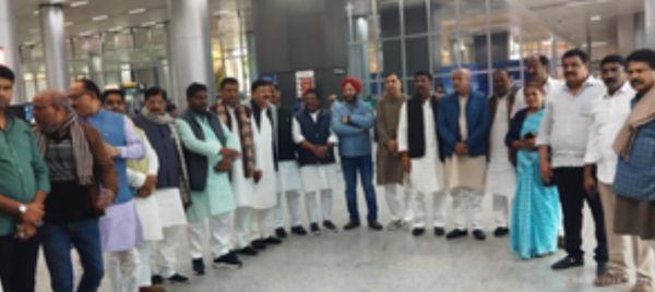 झारखंड के बाद बिहार के कांग्रेस विधायक भी हैदराबाद पहुंचे