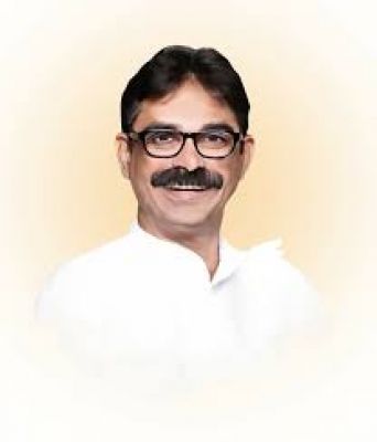 मनसे नेता ने बाबरी मस्जिद की ईंट राज ठाकरे को उपहार में दी