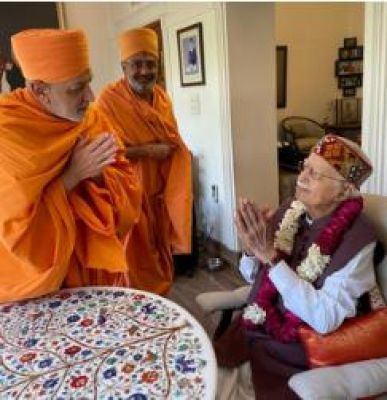 लालकृष्ण आडवाणी को भारत रत्न मिलने पर बाप्स संस्था ने दी बधाई