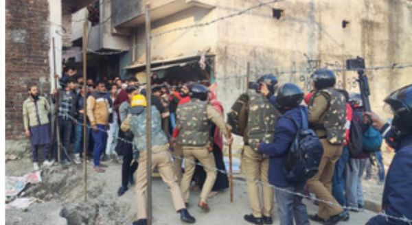 वनभूलपुरा हिंसा मामला: पुलिस ने 5 को किया गिरफ्तार, 19 के खिलाफ नामजद व 5000 अज्ञात पर मामला दर्ज़