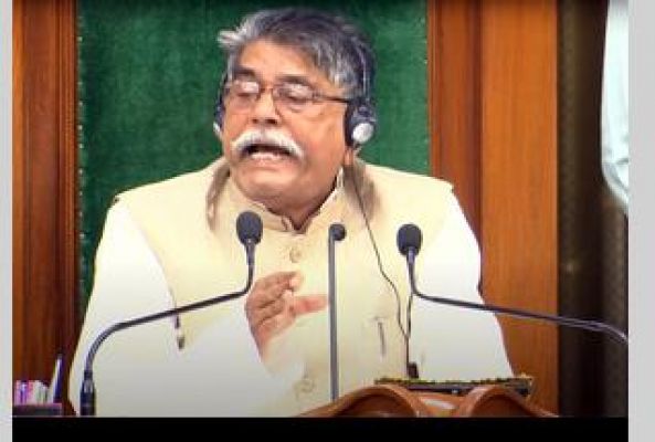 बिहार विधानसभा स्पीकर अवध बिहारी ने छोड़ी कुर्सी