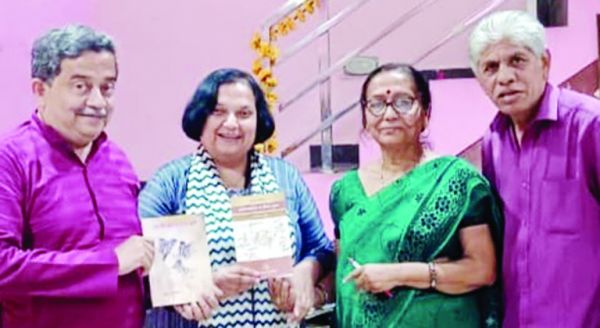 चरामेति का पुस्तक संग्रह देखने झारखंडी पहुंचे 