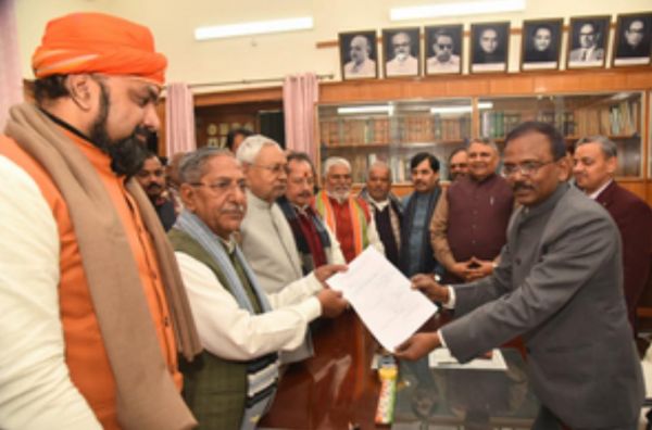 भाजपा नेता नंद किशोर यादव ने बिहार विधानसभा अध्यक्ष पद के लिए भरा नामांकन
