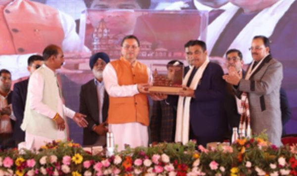 उत्तराखंड दौरे पर केंद्रीय मंत्री नितिन गडकरी टनकपुर पहुंचे, कुमाऊं को दी कई सौगातें