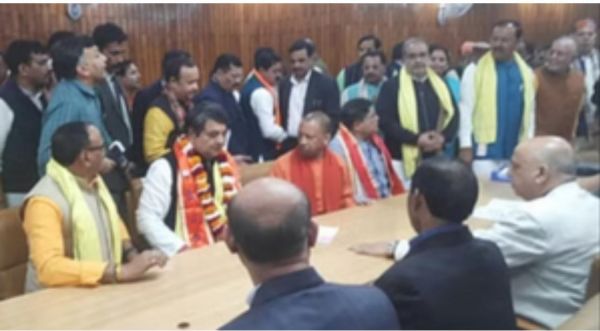 राज्यसभा के लिए यूपी में भाजपा के उम्मीदवारों ने किया नामांकन