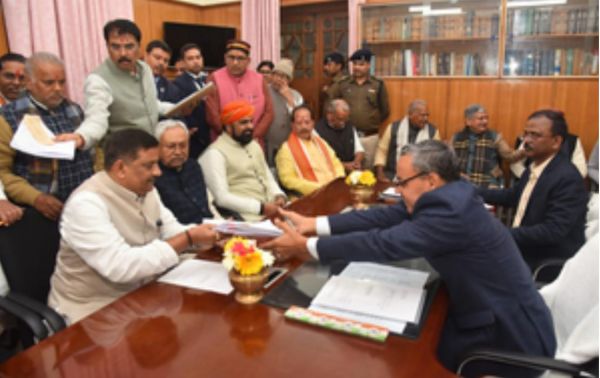 बिहार : एनडीए और कांग्रेस के उम्मीदवारों ने राज्यसभा चुनाव के लिए किया नामांकन