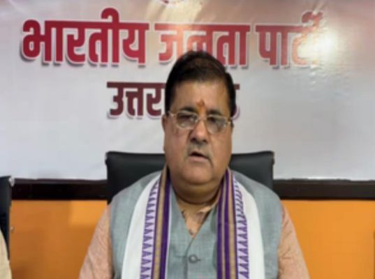 बीजेपी के प्रदेश अध्यक्ष महेंद्र भट्ट ने राज्यसभा के लिए भरा नामांकन