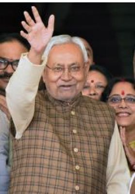 नीतीश का लालू के बयान पर पलटवार, कहा, एनडीए में हैं व मिलकर करेंगे बिहार का विकास