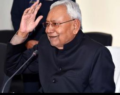 राहुल गांधी मीडिया में बने रहने के लिए कुछ भी बोलते हैं : नीतीश कुमार
