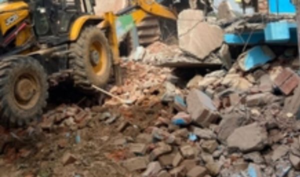 हैदराबाद में मकान तोड़ने के दौरान किरायेदार की मौत