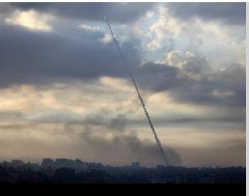 हौथी ने इजराइल, ब्रिटिश मालवाहक जहाज व अमेरिकी युद्धपोत पर किए हमले : प्रवक्ता