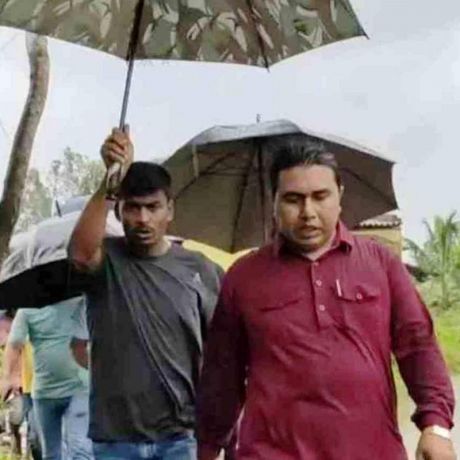 ममता बनर्जी को मुश्किलों में डालने  वाले शाहजहां शेख कौन हैं?