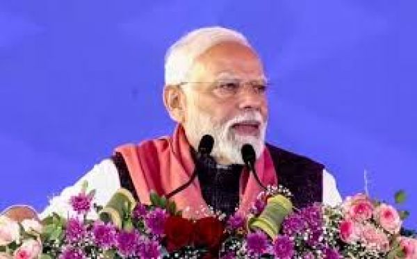 दशकों तक रेल को ‘स्वार्थ’ की राजनीति’ का शिकार होना पड़ा : मोदी