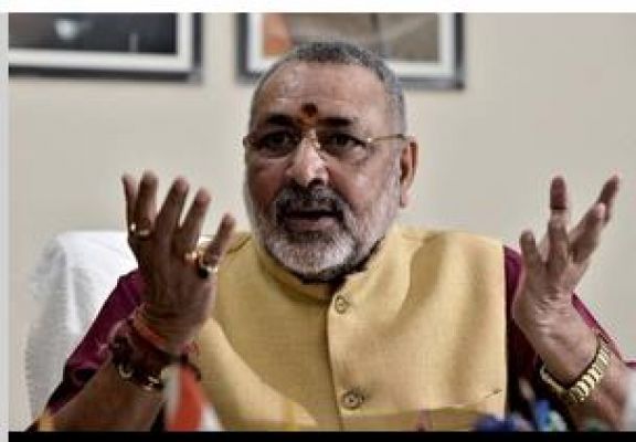 राहुल गांधी के बयान पर गिरिराज सिंह का पलटवार, कहा, 'वोट की खातिर भड़काने में लगे हैं'