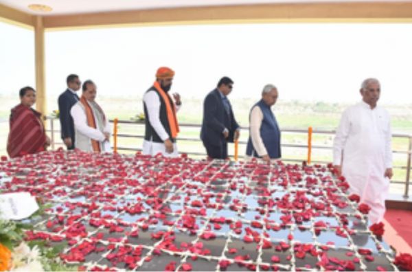 देशरत्न डॉ. राजेन्द्र प्रसाद की पुण्यतिथि पर नीतीश कुमार, सम्राट चौधरी ने अर्पित की श्रद्धांजलि