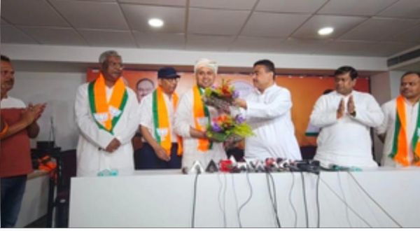 बंगाल में कांग्रेस से अलग हुए कौस्तव बागची भाजपा में शामिल