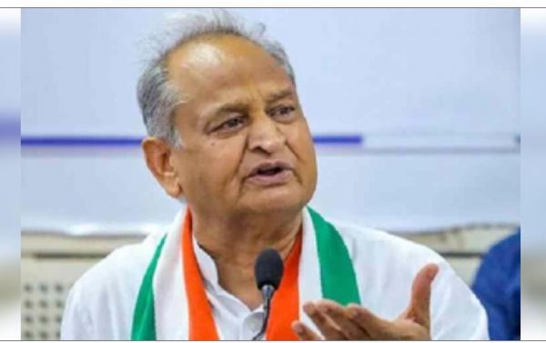 सत्ता गंवाने के तीन महीने बाद अशोक गहलोत खाली करेंगे सीएम बंगला