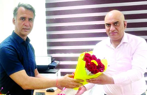 बीआईएस छग निर्देशक सुमित कुमार से मिले चेंबर प्रतिनिधि