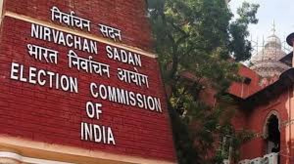 लोकसभा चुनाव: निर्वाचन आयोग ने पक्षपात करने वाले अधिकारियों के खिलाफ कड़ी कार्रवाई के निर्देश दिये
