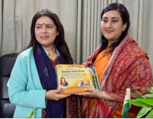 नई दिल्ली लोकसभा सीट से बीजेपी उम्मीदवार बांसुरी स्वराज ने की मीनाक्षी लेखी से मुलाकात