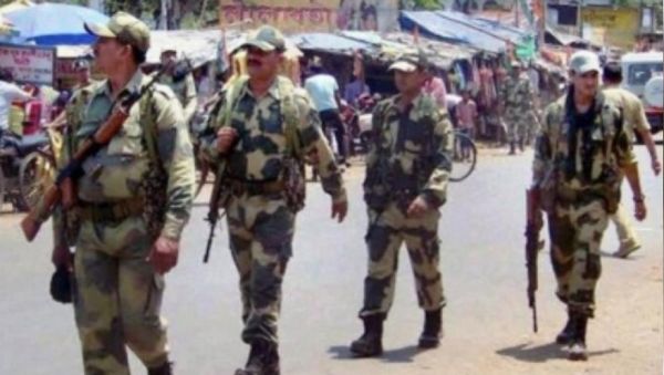 बंगाल में सीएपीएफ रूट मार्च की दैनिक रिपोर्ट भेजी जा रही ईसीआई को