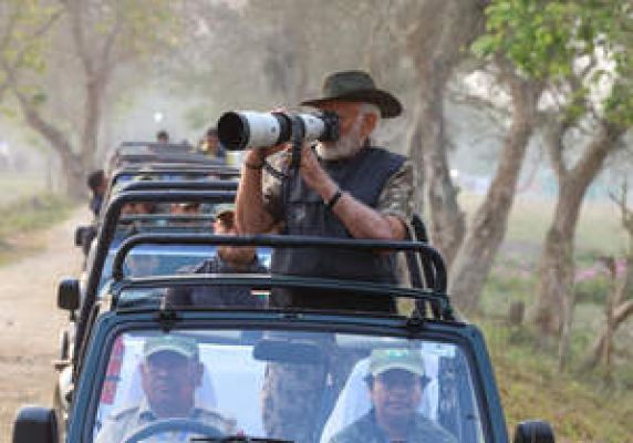पीएम मोदी ने की काजीरंगा नेशनल पार्क में सफारी
