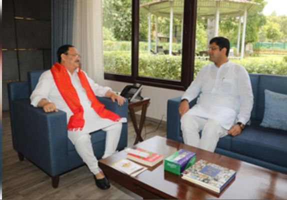 जेपी नड्डा से मिले दुष्यंत चौटाला, हरियाणा में गठबंधन को लेकर बातचीत
