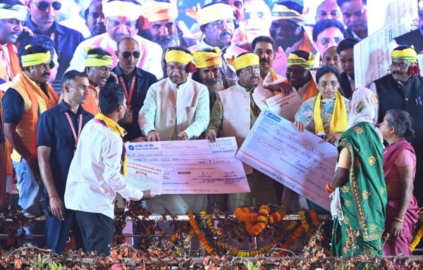 तेंदूपत्ता 5500 रूपए प्रति मानक बोरा पारिश्रमिक दर पर खरीदा जाएगा: सीएम  साय